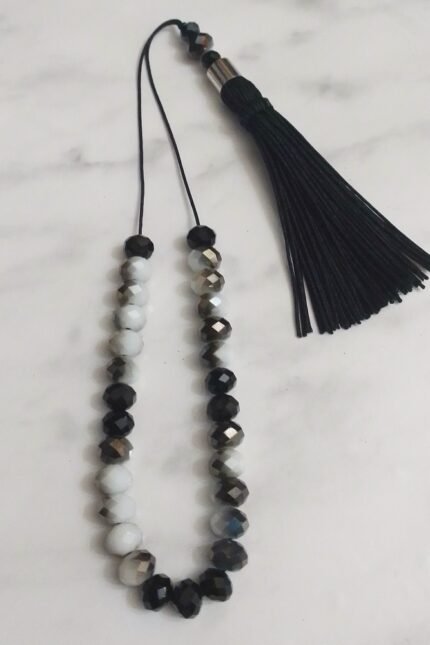 Κομπολόι γυναικείο ασπρόμαυρα κρύσταλλα φούντα, 28εκατοστά