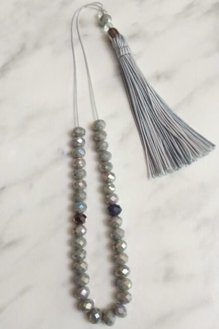 Κομπολόι γυναικείο γκρι κρύσταλλα φούντα 32εκατοστά