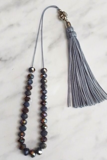 Κομπολόι γυναικείο γκρι κρύσταλλα φούντα 32εκατοστά