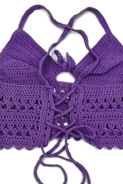 Πλεκτό crop top με φιογκάκι και κορδόνια