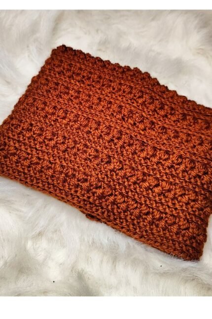 Χειροποίητος παιδικός πλεκτός λαιμός διπλός, σε χρώμα καφέ κεραμιδί πλεγμένος στο χέρι με βελονάκι