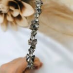 Στέκα λαμπερή διακομισμένη με κρύσταλλα σε γκρι πάγου χρώμα