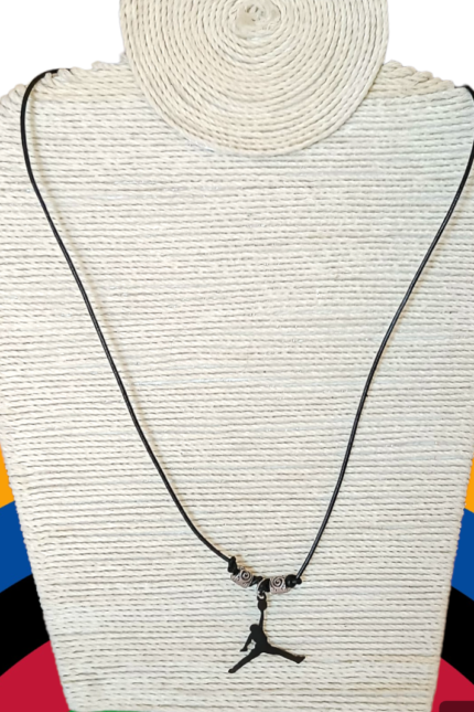 Χειροποίητο ανδρικό κολιέ με μαύρο δερμάτινο κορδόνι, κρεμαστό ατσάλινο στοιχείο (απομίμηση) JORDAN