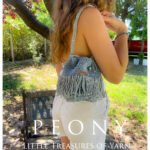 Πλεκτό ασημένιο χειροποίητο πουγκί με κρόσσια