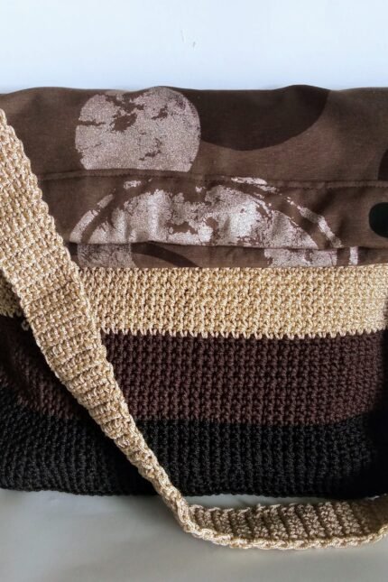 Γυναικεία χειροποίητη πλεκτή τσάντα ώμου