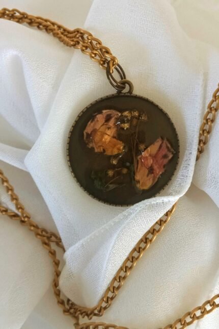 Χειροποίητο κολιέ vintage με υγρό γυαλί