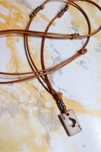 Αντρικό μενταγιόν σοκολά δερματίνη μεταλλικό τραπουλόχαρτο