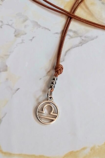 Αντρικό μενταγιόν καφέ ζώδιο Ζυγός μεταλλικό