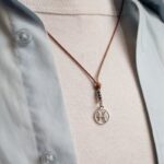 Αντρικό μενταγιόν καφέ ζώδιο Ιχθείς μεταλλικό