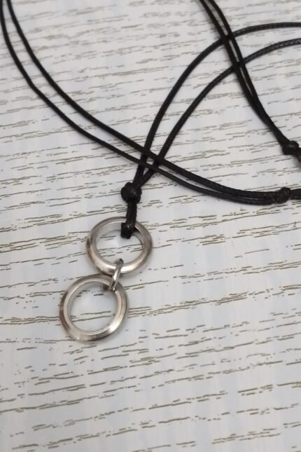 Αντρικό μενταγιόν μαύρο μεταλλικοί ασημί διπλοί κρίκοι