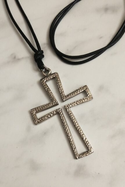 Αντρικό μαύρο μενταγιόν βυζαντινός σταυρός