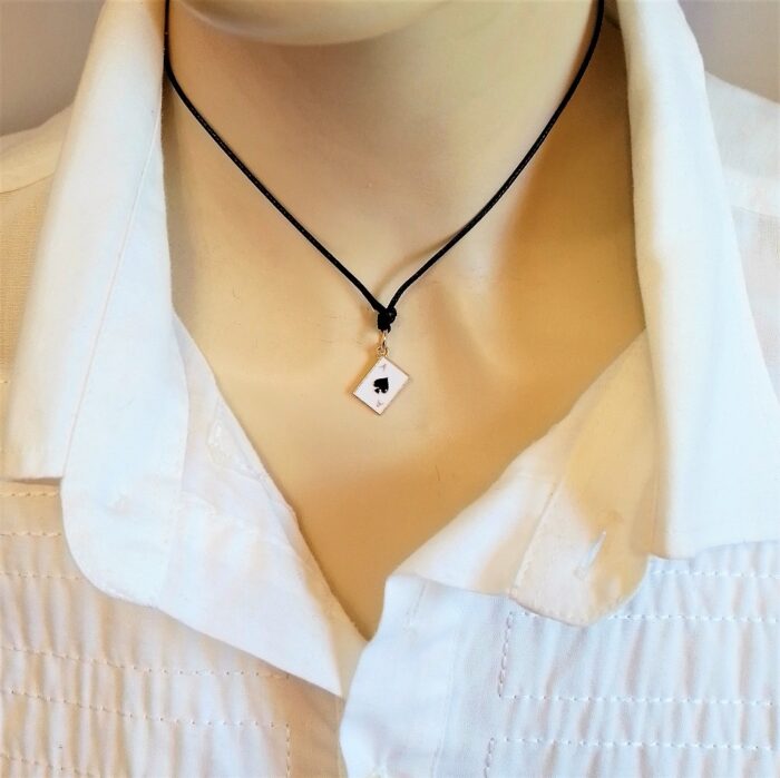 Cord necklace με τον "Άσσο μπαστούνι" της τράπουλας