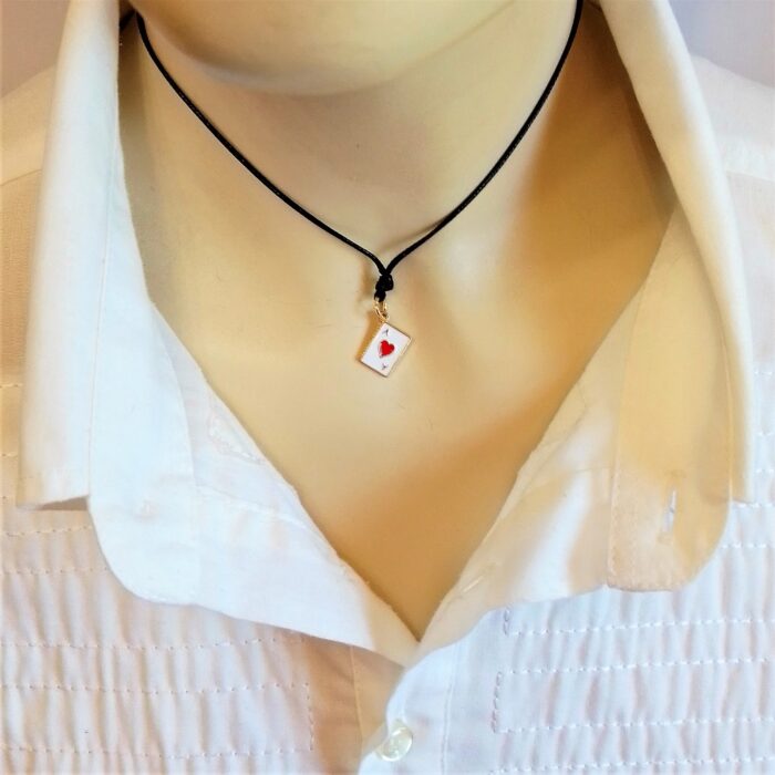 Cord necklace με τον "Άσσο κούπα" της τράπουλας