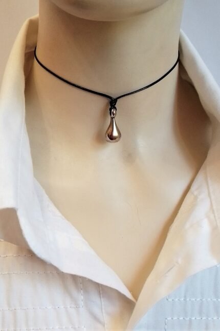 Cord necklace μαύρο με σταγόνα