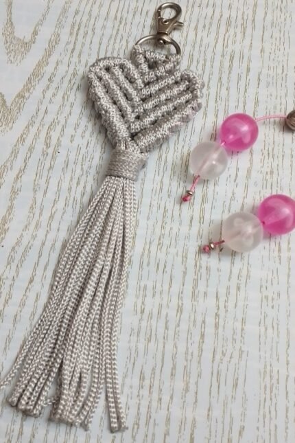 Σετ δώρου μπρελόκ γκρι καρδιά με ροζ μπεγλεράκι