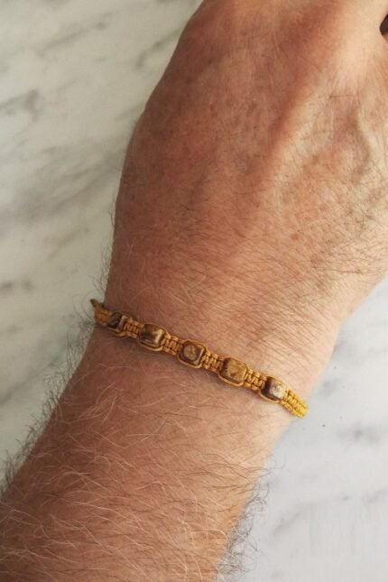 Βραχιόλι αντρικό καφέ μακραμέ καφέ κεραμικοί κύβοι