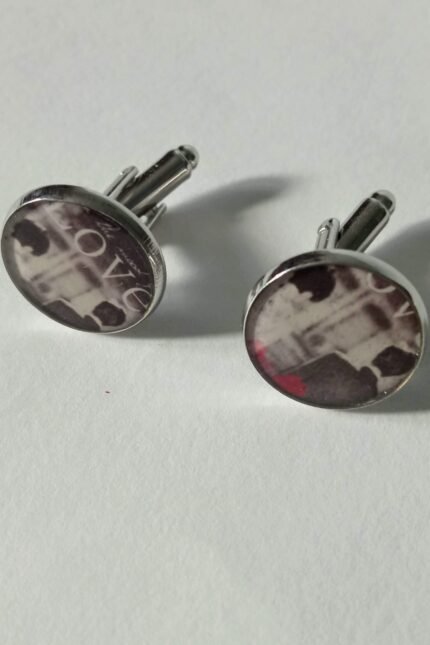 Χειροποίητα μανικετόκουμπα με υγρό γυαλί