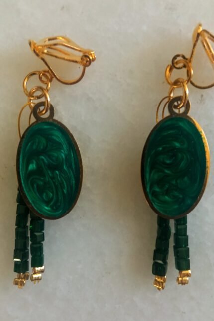 Χειροποίητα κρεμαστά σκουλαρίκια σμαραγδί