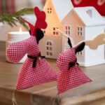 Σετ 2 τμχ Υφασμάτινα ταρανδάκια, κόκκινο καρό (20 cm & 22 cm) - Image 2