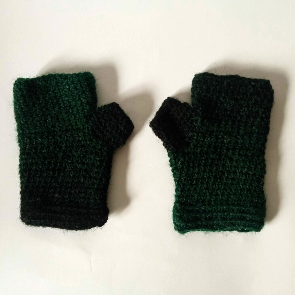 HANDMADE GLOVES CROCHET GREEN 130308