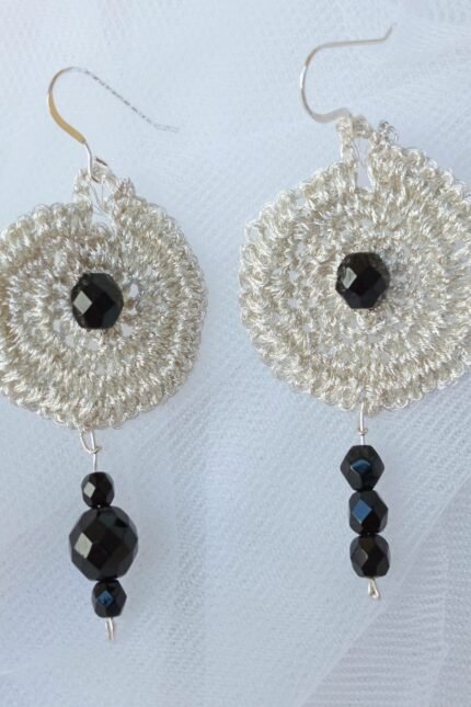 Χειροποίητα πλεκτά κρεμαστά σκουλαρίκια ασημί