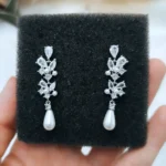 ''PEYTON'' Κρεμαστά νυφικά σκουλαρίκια με πέρλα