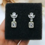 ''CHLOE'' | Κρεμαστά νυφικά σκουλαρίκια επίχρυσα με ζιργκόν πέτρα