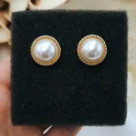 Vintage round earrings