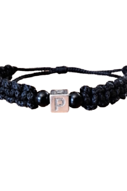 Βραχιόλι αντρικό μονόγραμμα P μαύρο μακραμέ