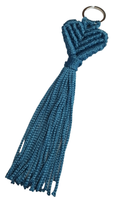 Μπρελόκ καρδιά μακραμέ μπλε-ραφ ασημί κρίκος