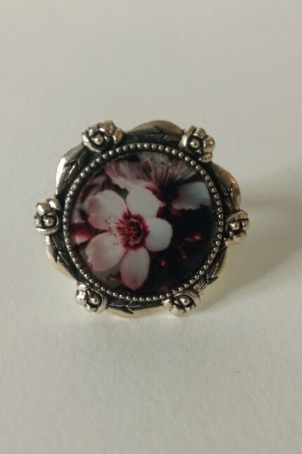 Χειροποίητο δαχτυλίδι vintage με υγρό γυαλί λουλούδια