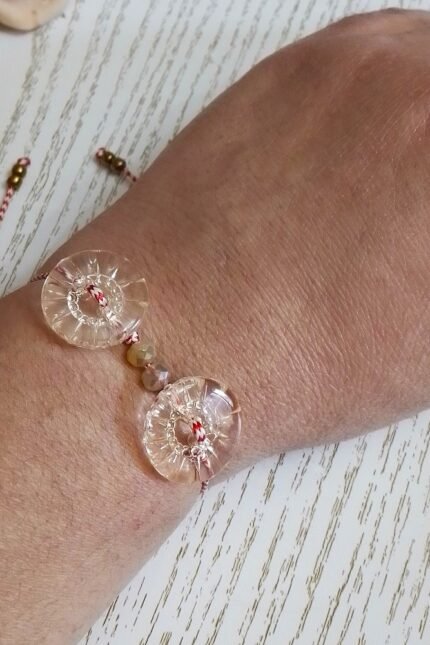 Μαρτάκι γυναικείο δύο κουμπιά σαμπανιζέ στρογγυλά λουλούδι