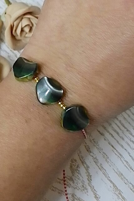 Μαρτάκι γυναικείο τρία μικρά κουμπιά πράσινα καρδιές