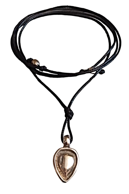 Αντρικό μενταγιόν μαύρο μεταλλικό ασημί δάκρυ