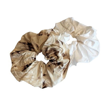 Σετ scrunchie δύο τεμάχια μπεζ εμπριμέ λευκό μονόχρωμο