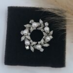 '' Glow '' Λαμπερή καρφίτσα με πέρλες