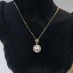 " Terry " Μενταγιόν με πέρλα σε χρυσό