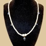 Χειροποιητο κολιε φυλαχτο με το χερι της Hamsa , ματακια και λευκες περλες