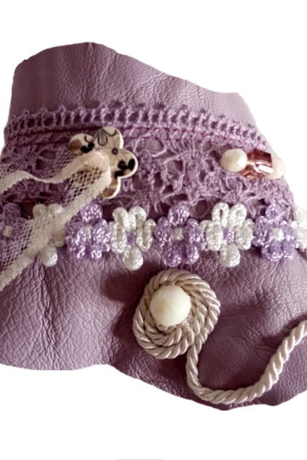 Χειροποίητο βραχιόλι από δέρμα και δαντέλες