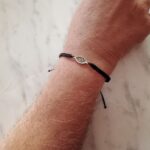 Βραχιόλι αντρικό μαύρο μακραμέ και αντικέ ματάκι