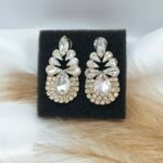 ” Nerina ” σκουλαρίκια χρυσά με λευκές πέτρες