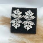 '' Beatrice '' σκουλαρίκια με λευκές πέτρες