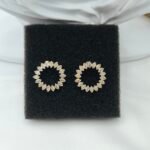 '' Nicolet '' σκουλαρίκια με κρύσταλλα σε χρυσή βάση