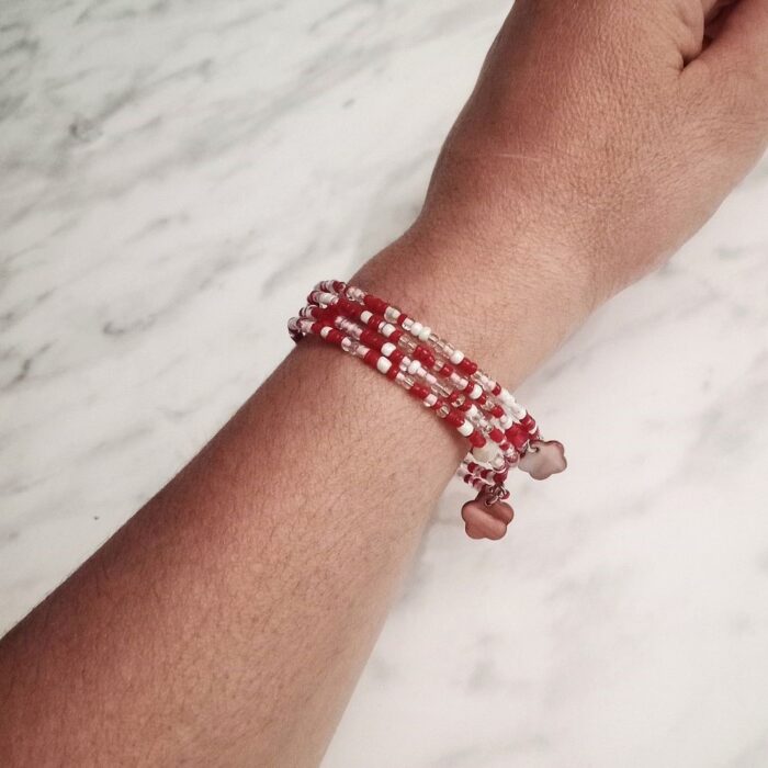 Γυναικείο βραχιόλι πολύσειρο με κόκκινες seed beads