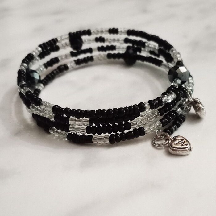 Γυναικείο βραχιόλι πολύσειρο με μαύρες seed beads