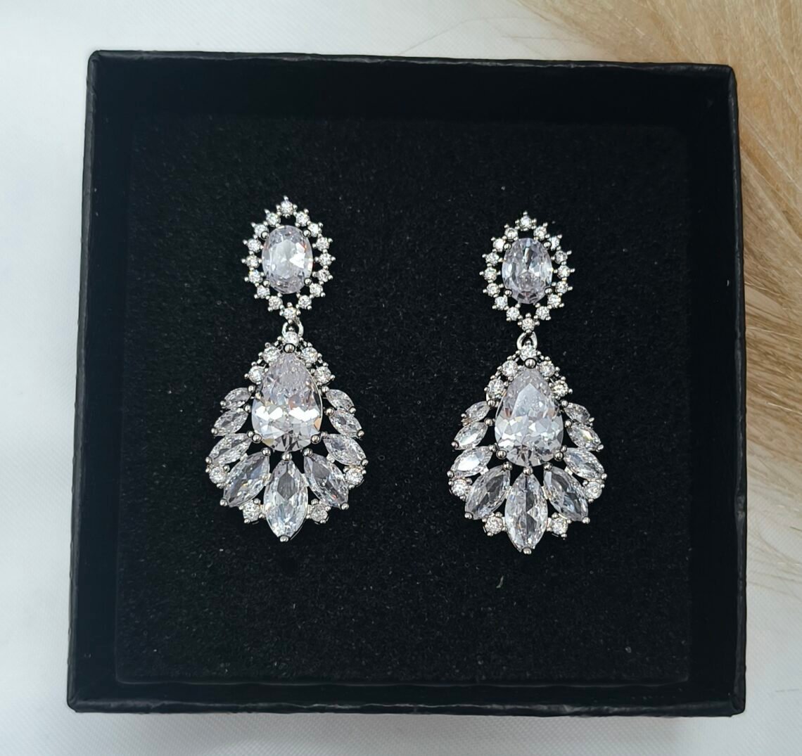 cropped-IMG_20250801_161042.jpg '' Avielle '' νυφικά εντυπωσιακά σκουλαρίκια - Image 1