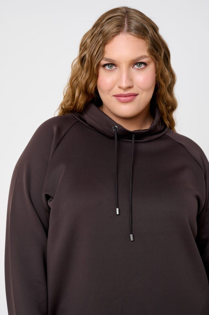 Μπλούζα με Χαμηλό Γιακά | Plus Size Ρούχα - Image 2