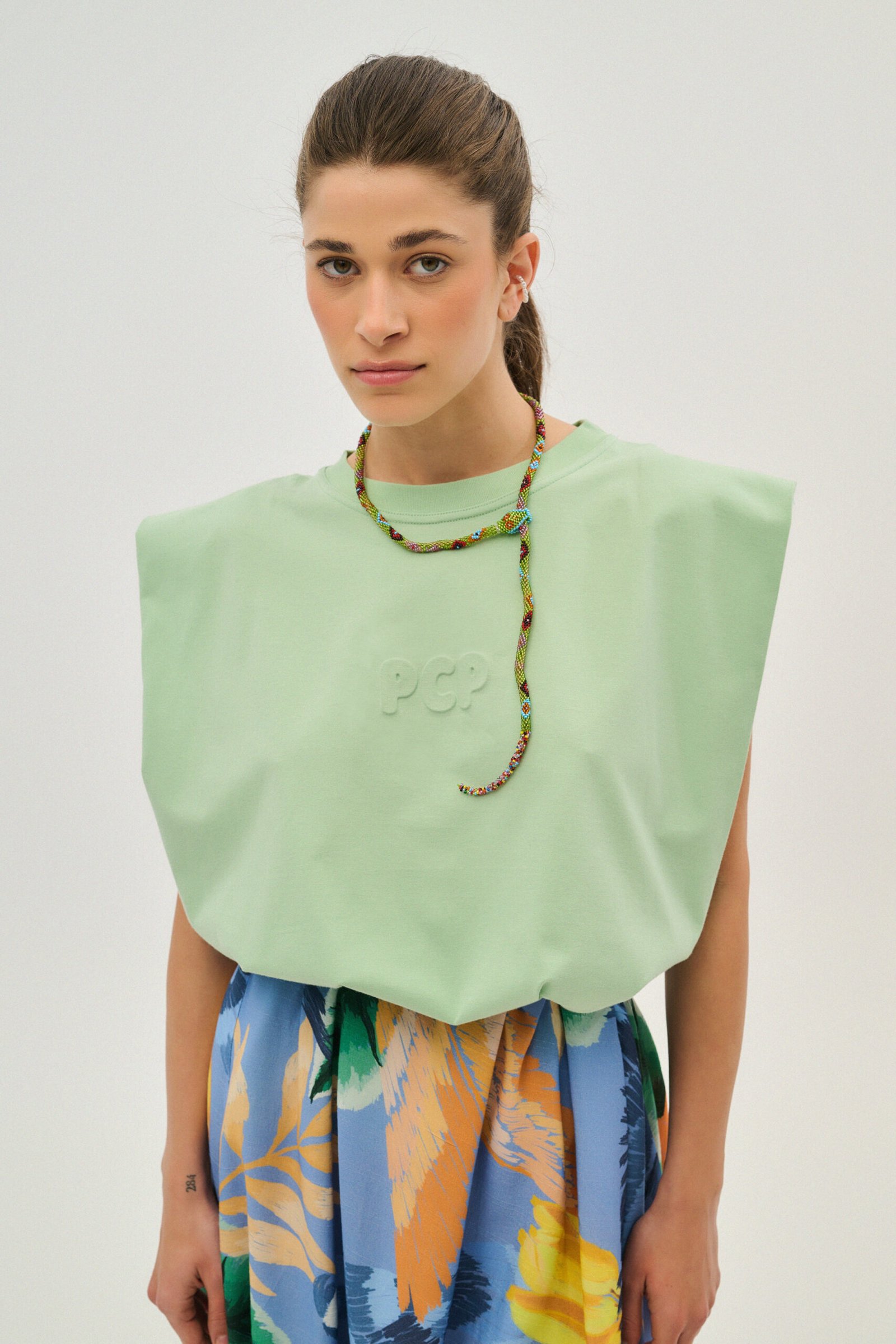 Γυναικεία-φούστε-μίντι-εμπριμέ-Parrot-BABY-BLUE-2 Γυναικεία φούστα μίντι εμπριμέ | PCP CLOTHING - Image 3