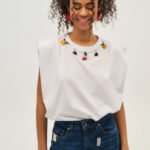 Γυναικείο αμάνικο μπλουζάκι με κεντημένα αξεσουάρ- Hanging Fruits - WHITE