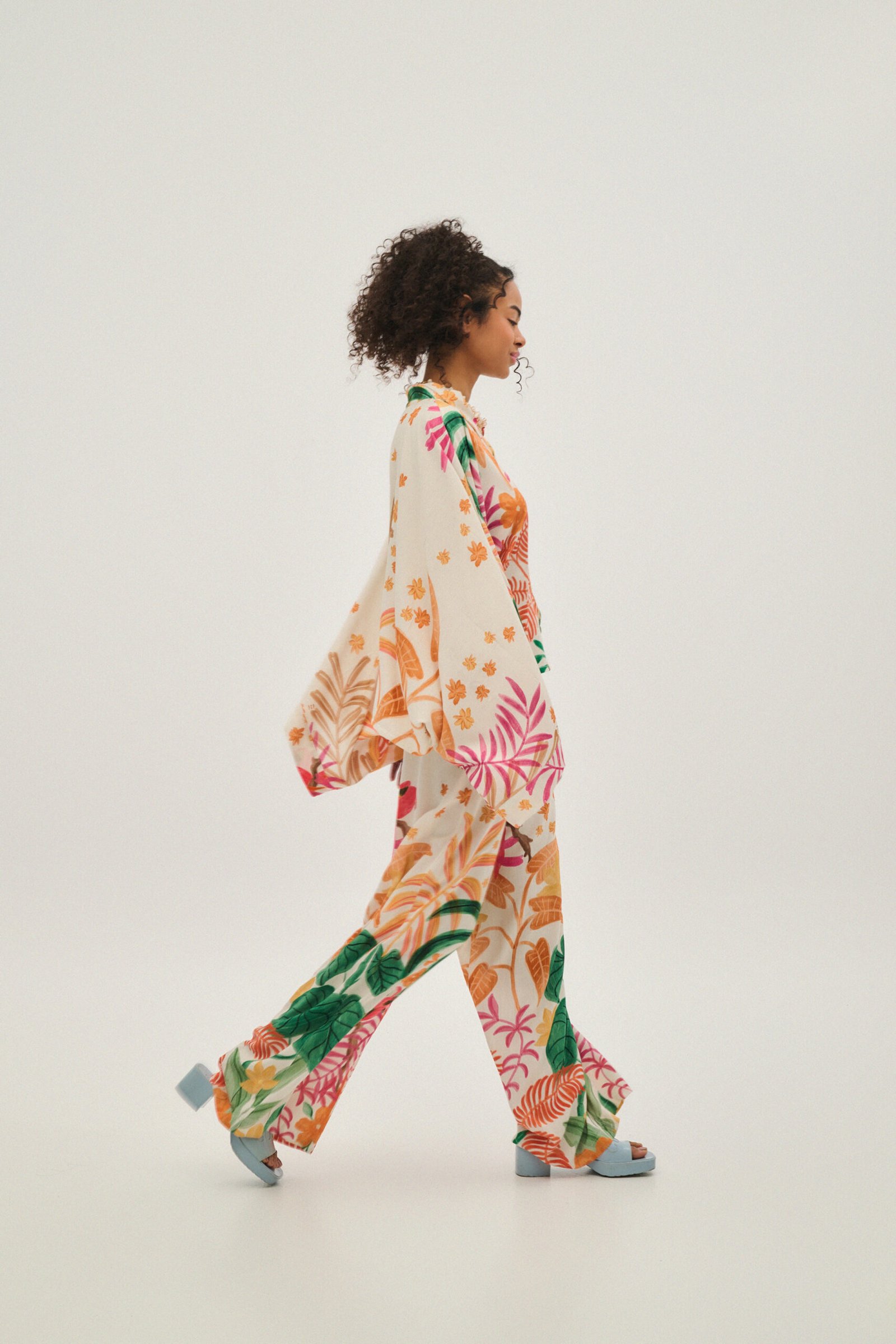 Γυναικείο-πουκάμισο-εμπριμέ-Tina-WHITE-4 Γυναικείο πουκάμισο εμπριμέ Nature | PCP CLOTHING - Image 5